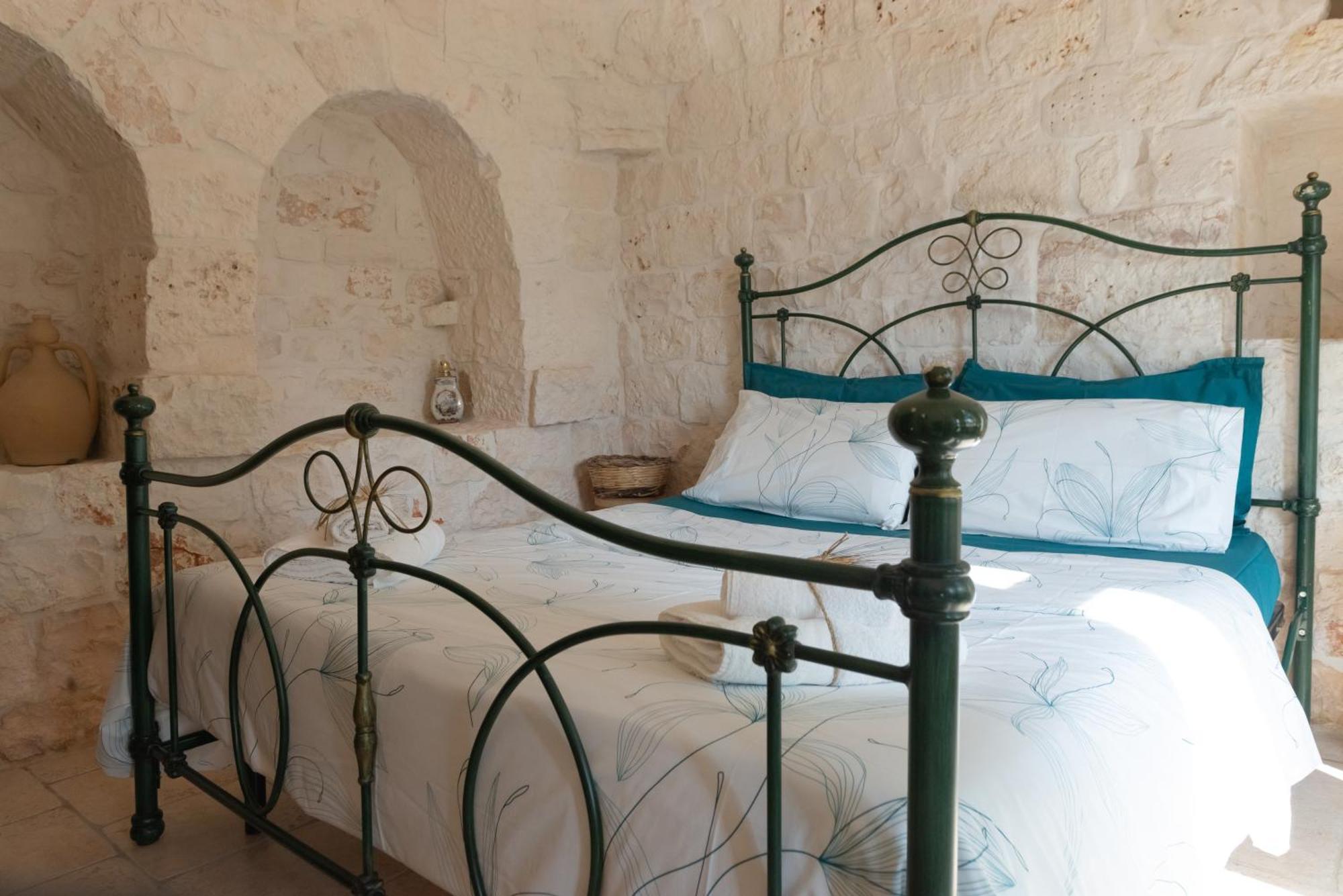 Aparthotel Trulli Vulés Ostuni Habitación foto