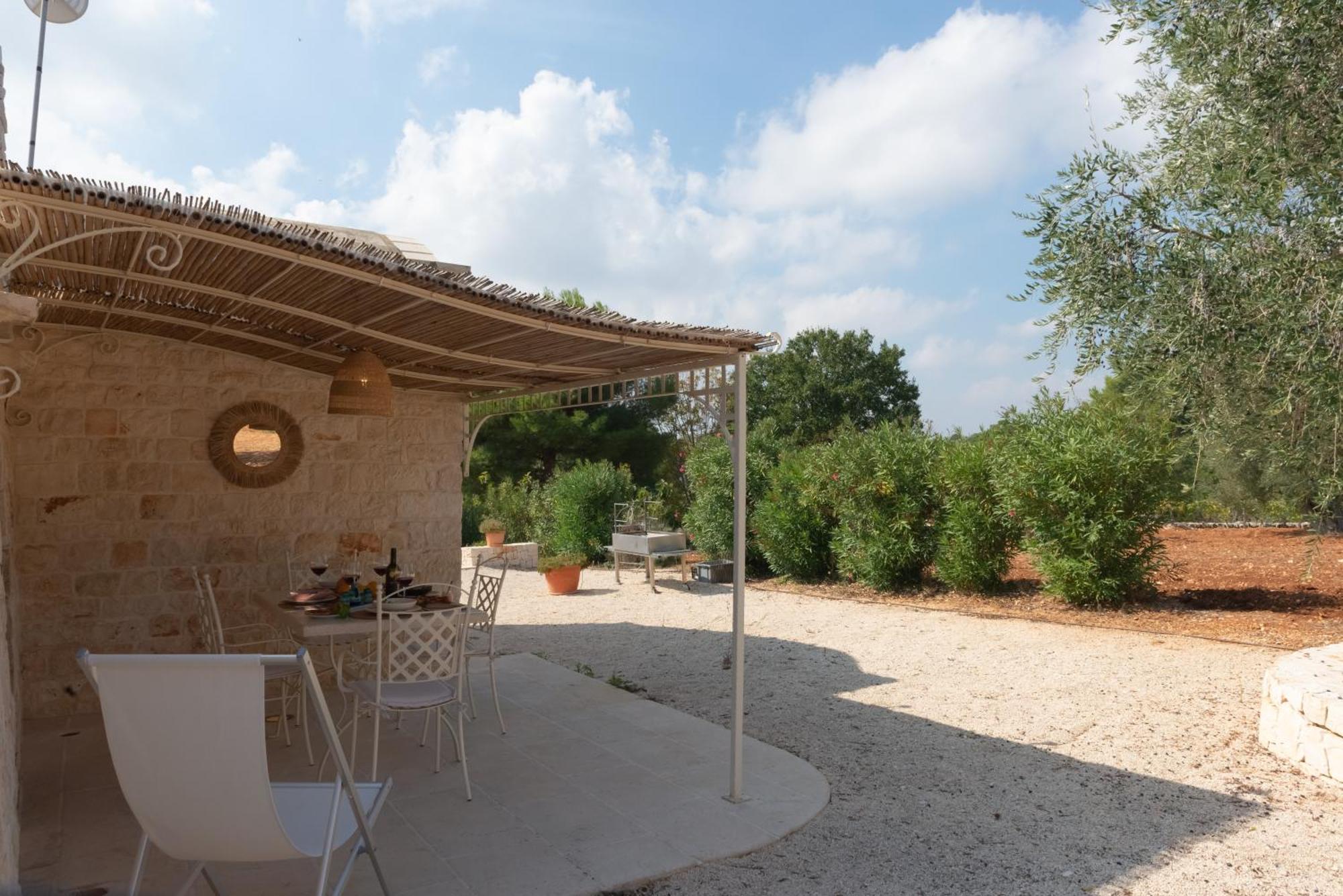 Aparthotel Trulli Vulés Ostuni Habitación foto