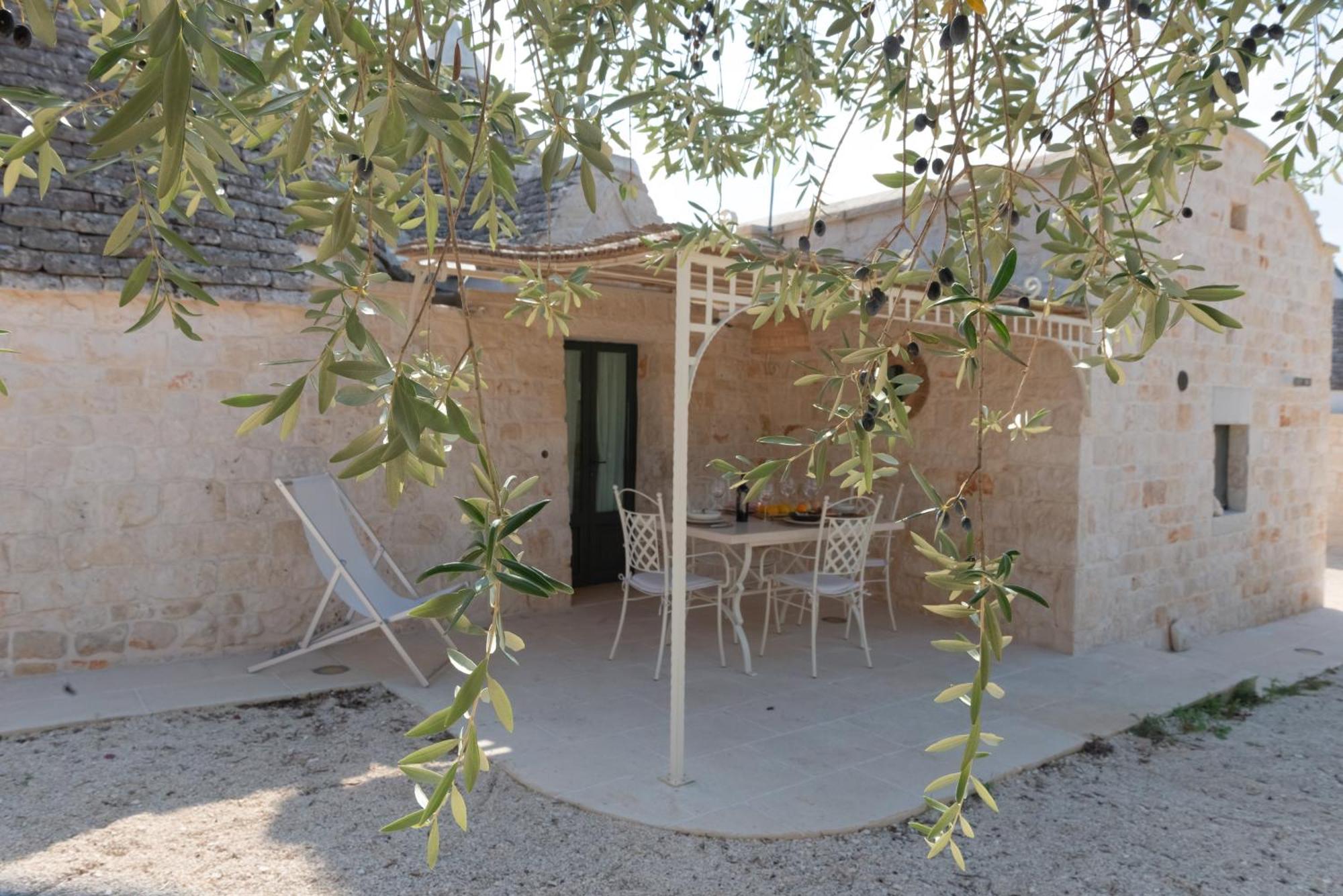 Aparthotel Trulli Vulés Ostuni Habitación foto